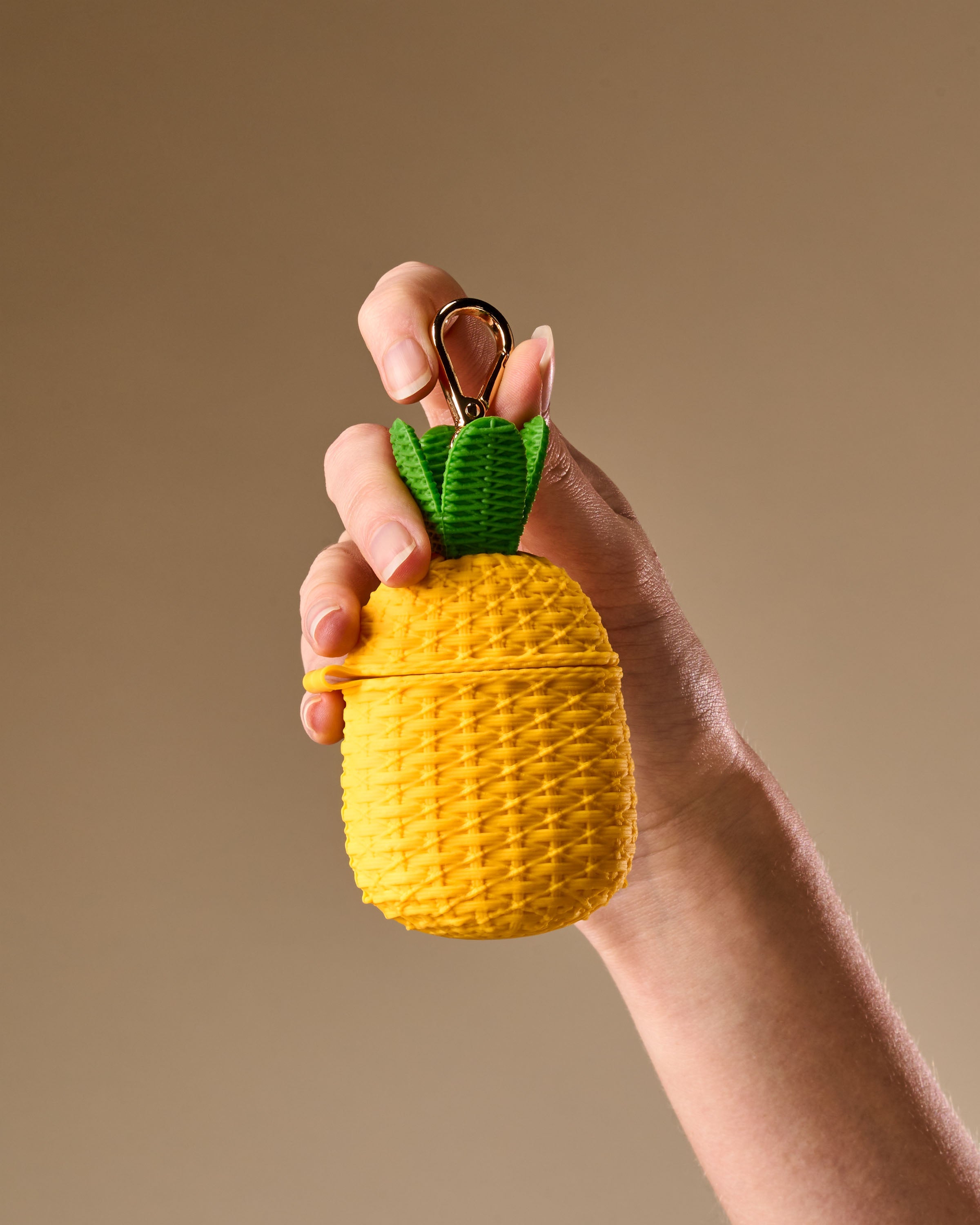 حامل عبوات الجيب بتصميم أناناس