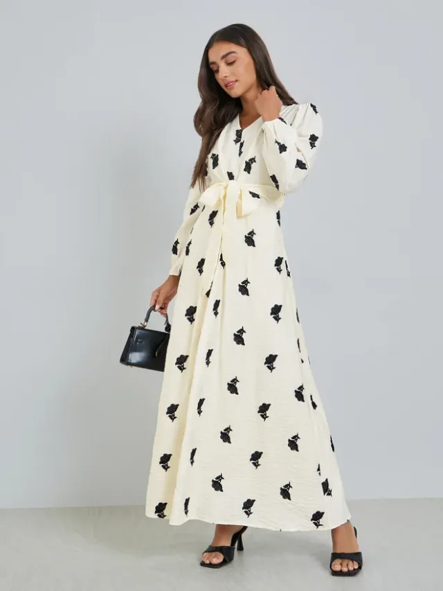 Styli Embroidered Floral Maxi Dress with Tie Belt Off White – image 3