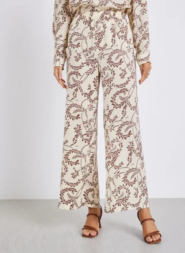 Leaf Print Oversized Shirt Flared Pants Set – image 5