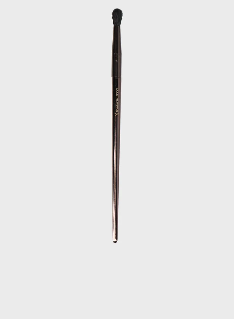 Mashael Ajeel Pro Foundation Brush F2