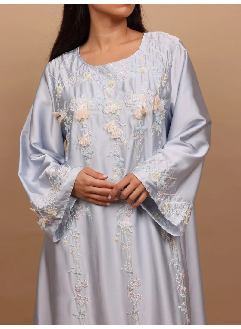 جلابية براعم حريرية مطرزة IK1116 ازرق