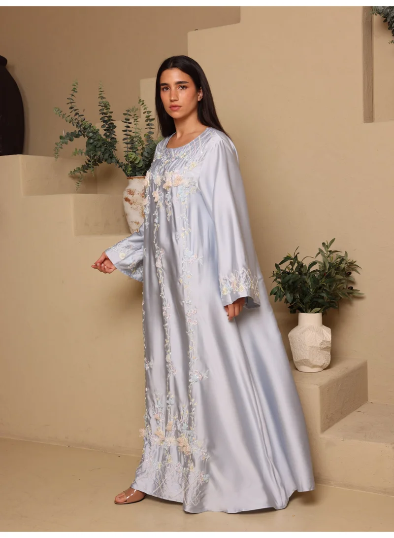 جلابية براعم حريرية مطرزة IK1116 ازرق