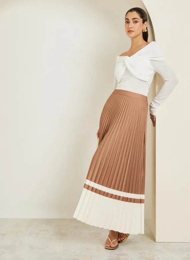 Pleated Maxi Skirt Brown
