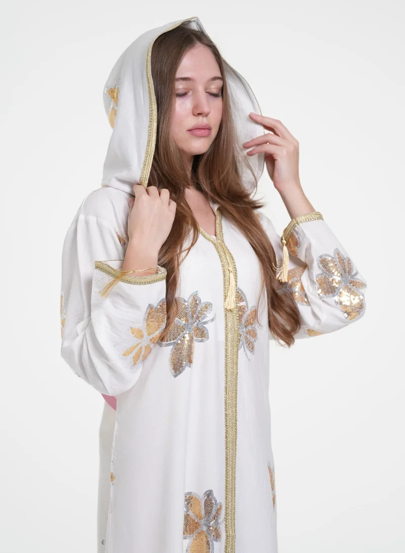 جلابية نسائية   مطرزة باللون الذهبي