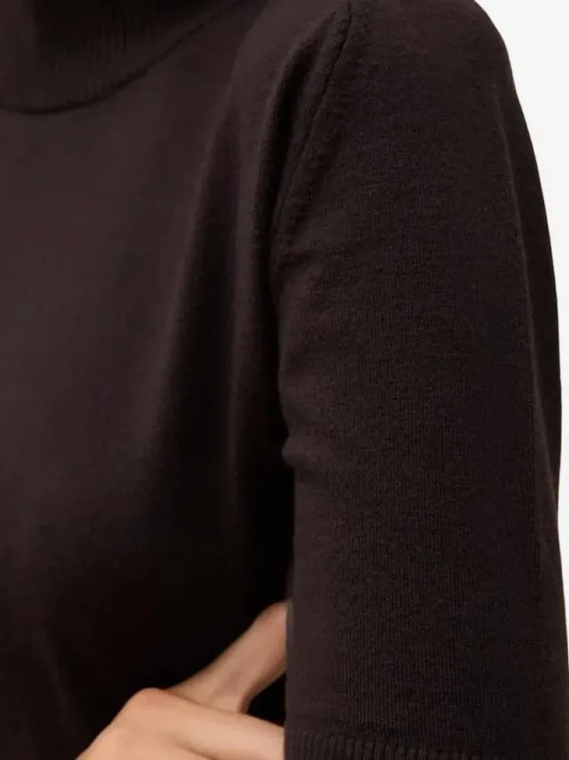 Textured Turtleneck Crop Sweater – image 6
