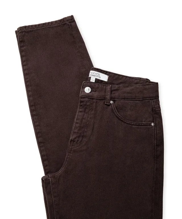 Mom Fit Jeans – image 6