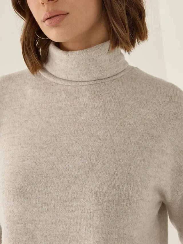 Textured Turtleneck Crop Sweater – image 5