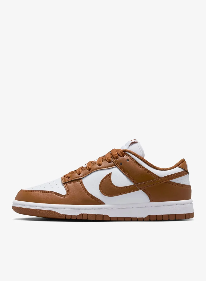 Nike Dunk Low Essential