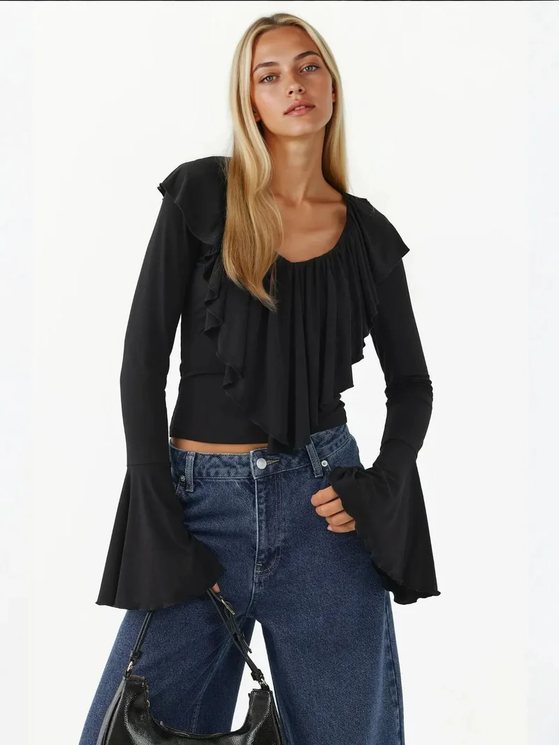 Frilly V-Neck Knit Blouse