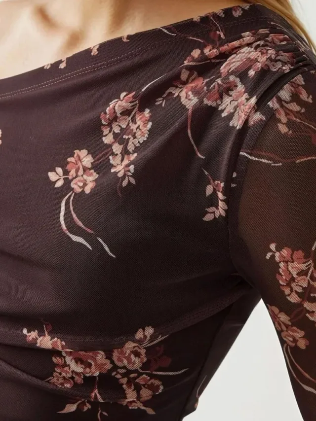 بلوزة تول بياقة غير متماثلة – صورة 2