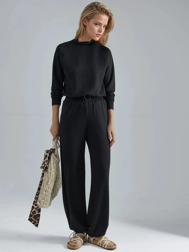 Modal Half Turtleneck Blouse & Elastic Waist Pants
