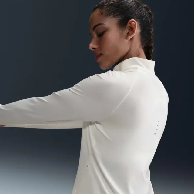 Women's Swift Dri-FIT UV 1/4-Zip Running Top – image 2