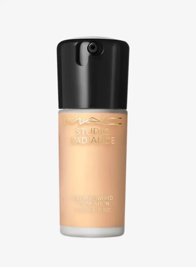 Studio Radiance Serum-Powered Foundation NC15