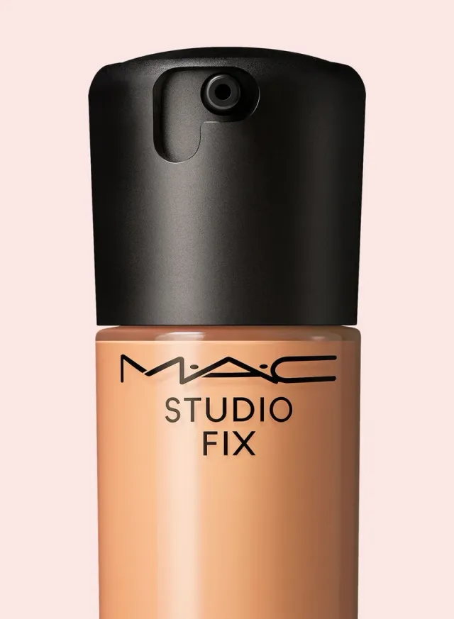 Studio Fix Fluid Foundation SPF 15 NW22 – image 3