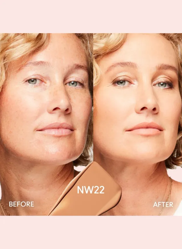 Studio Fix Fluid Foundation SPF 15 NW22 – image 4