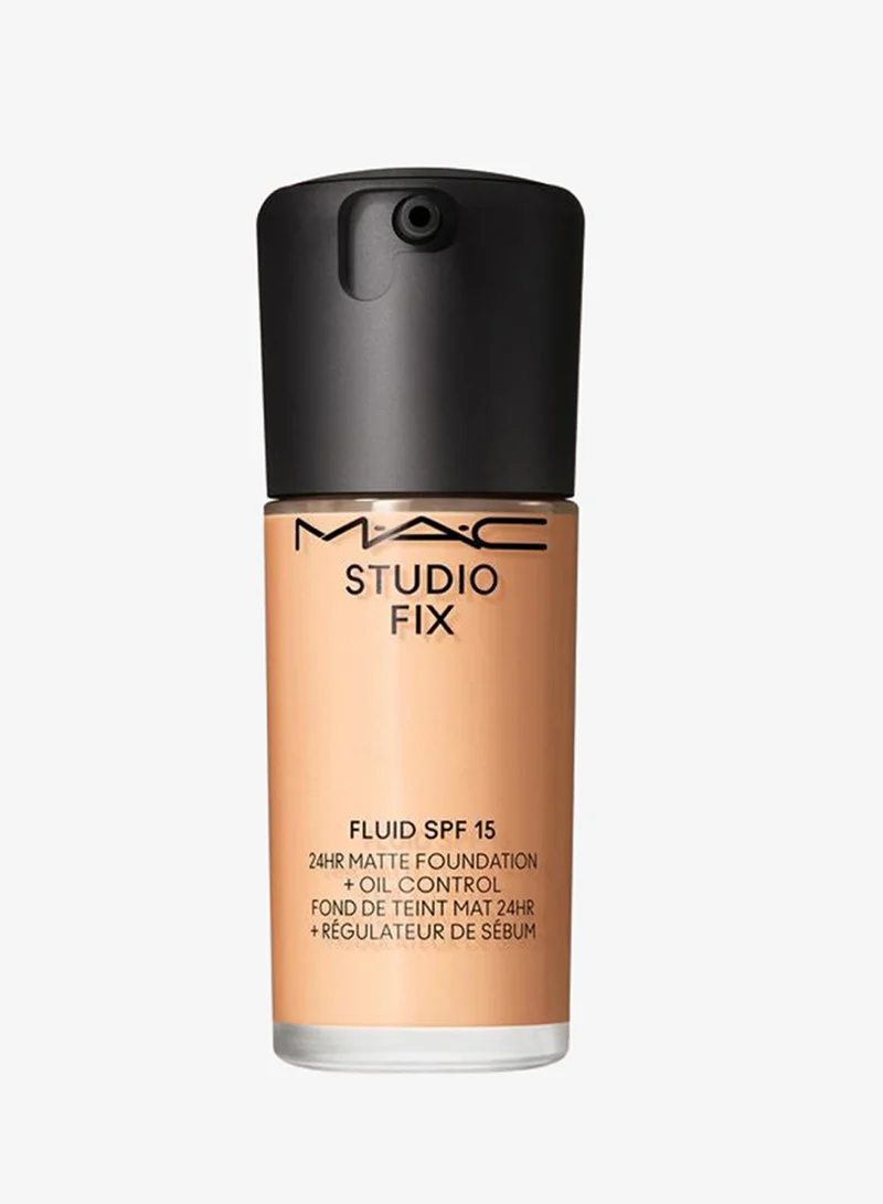 Studio Fix Fluid Foundation SPF 15 Nc18