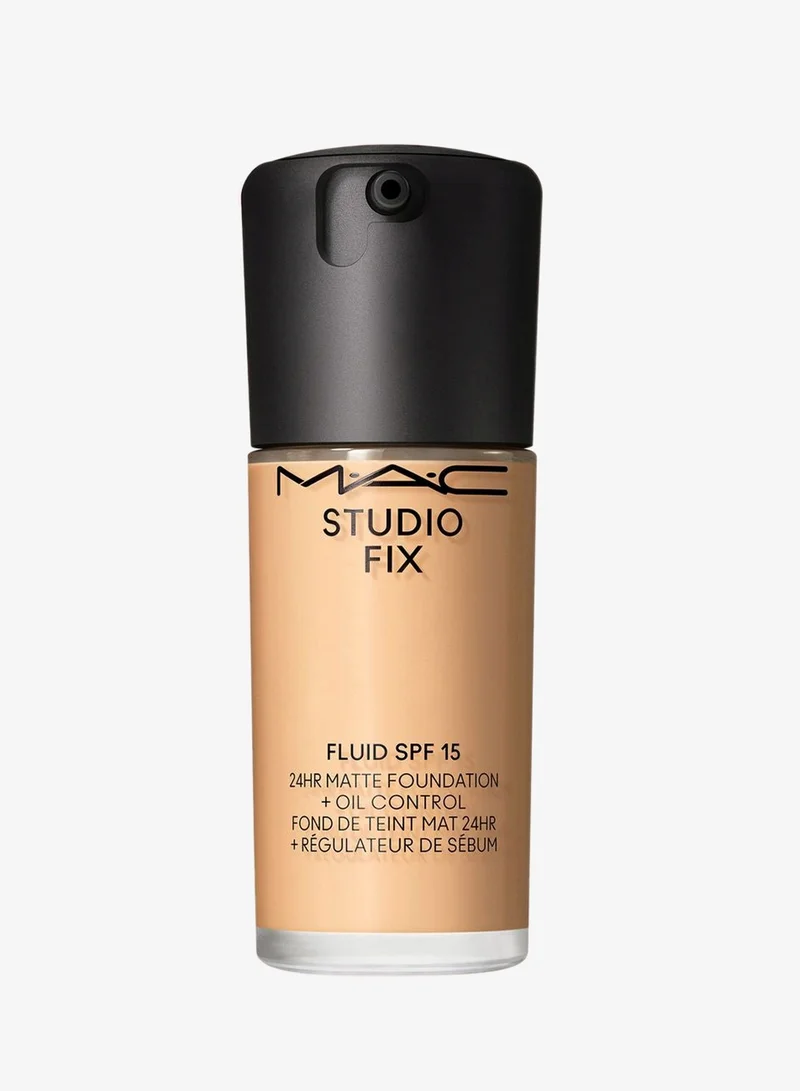 Studio Fix Fluid Foundation SPF 15 Nc18