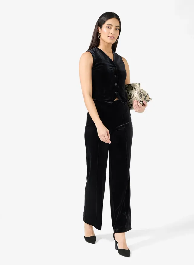 Women's Black Sleeveless Velvet Waistcoat with Button Closure – image 4
