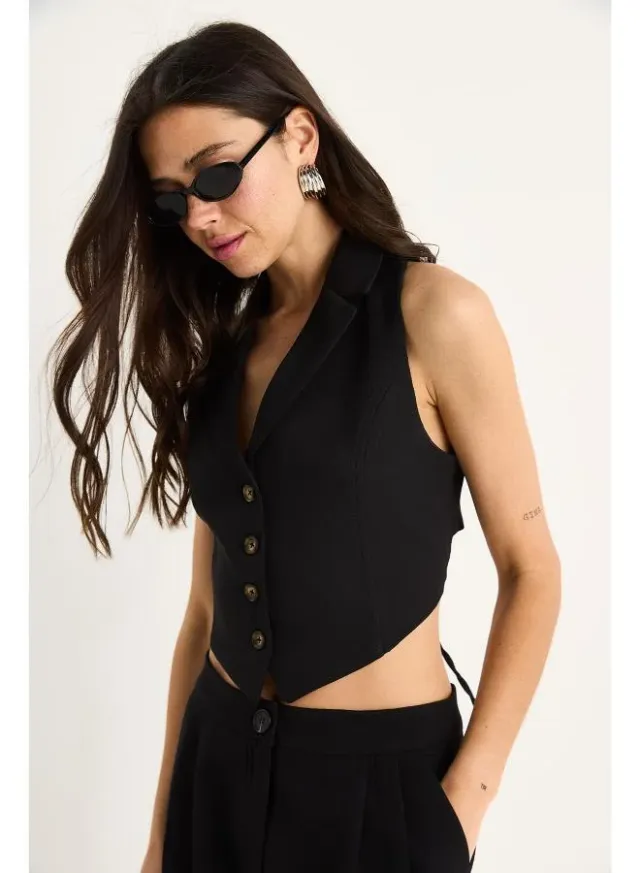 Black Cropped Button-Up Vest for Women – image 3