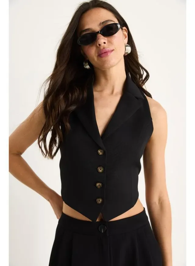 Black Cropped Button-Up Vest for Women – image 6