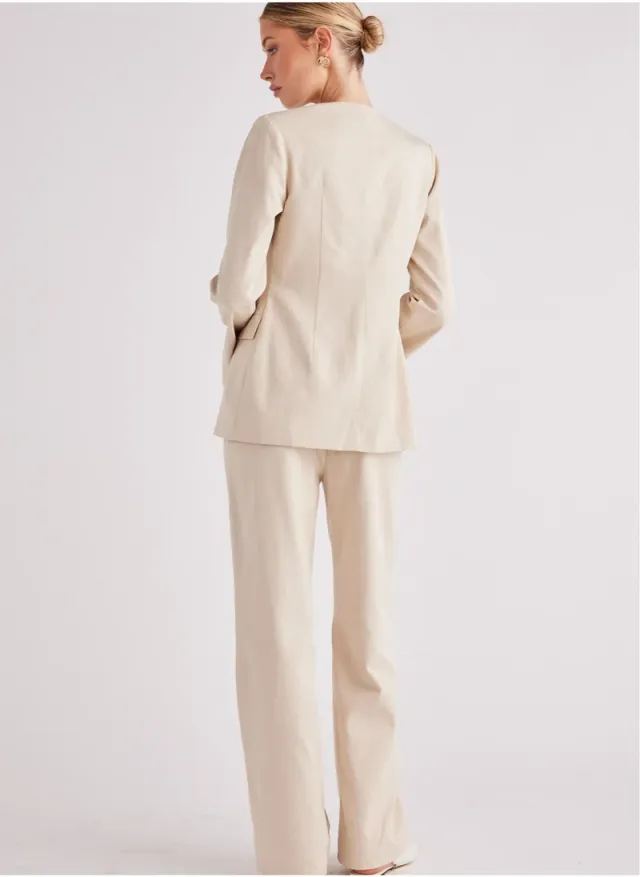 Cream Solid Long-Sleeve Fitted Blazer for Women – image 2