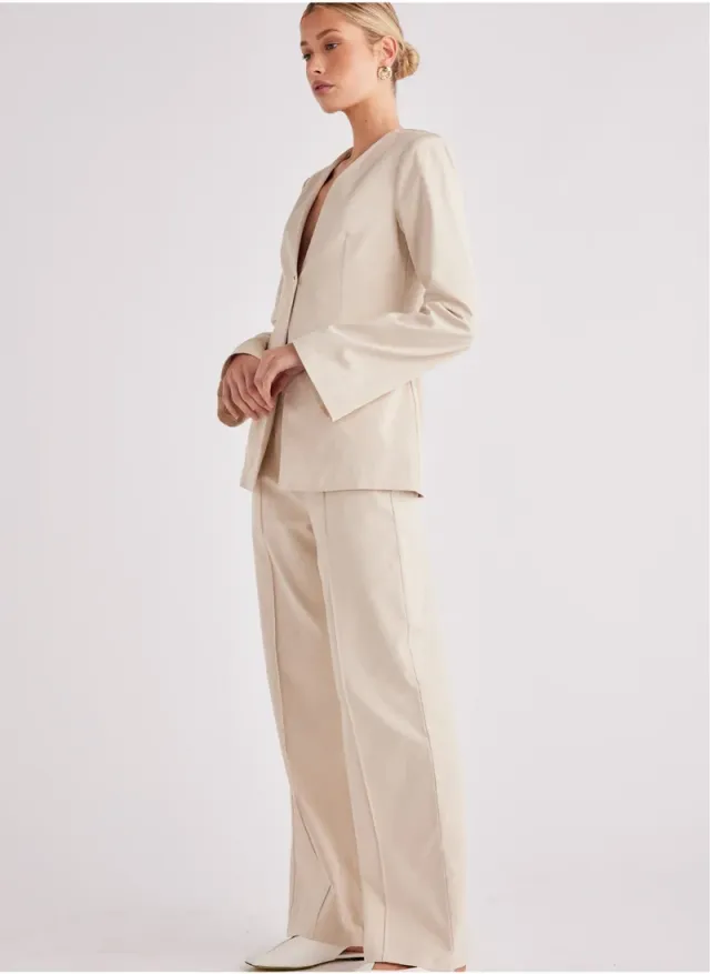 Cream Solid Long-Sleeve Fitted Blazer for Women – image 3