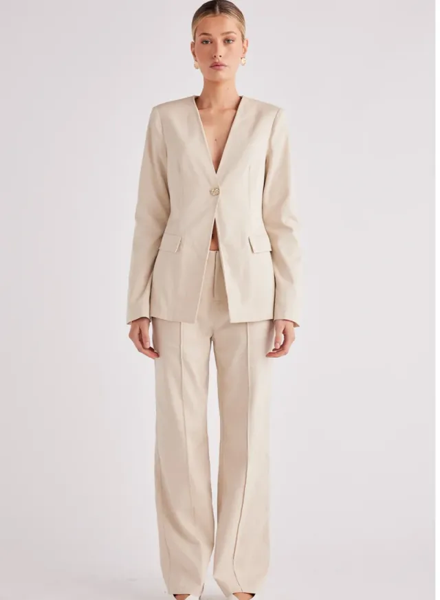 Cream Solid Long-Sleeve Fitted Blazer for Women – image 4