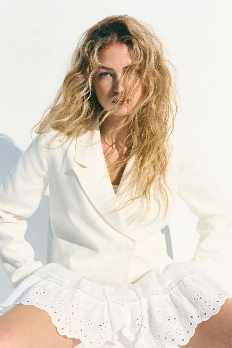 Short linen-blend blazer