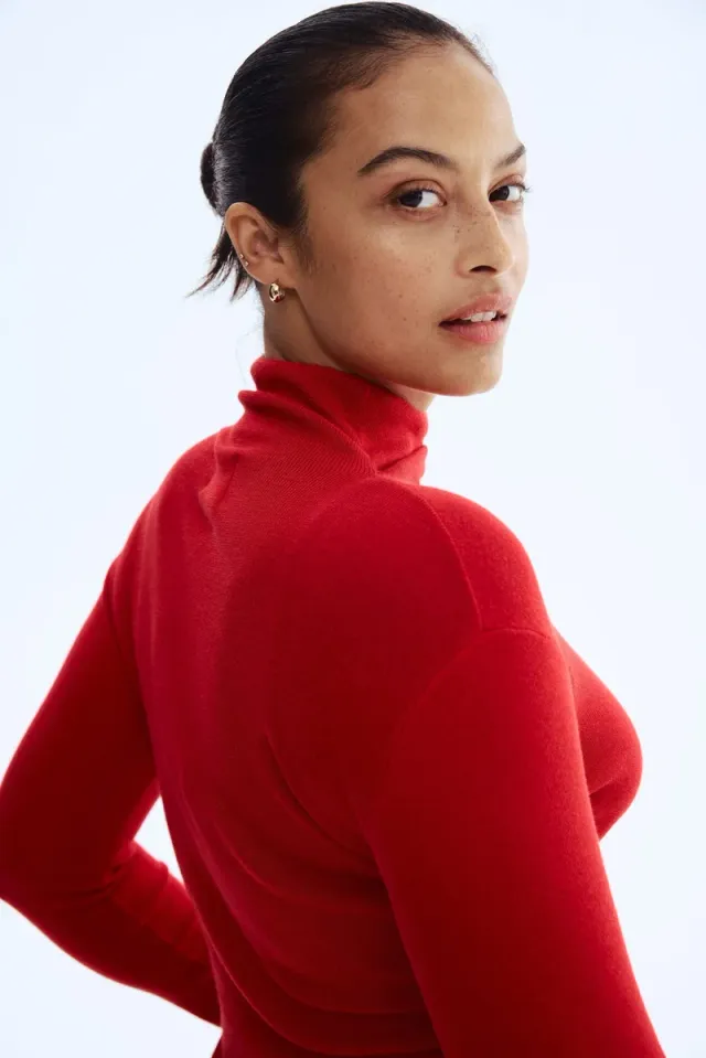 Fine-knit turtleneck top – image 5