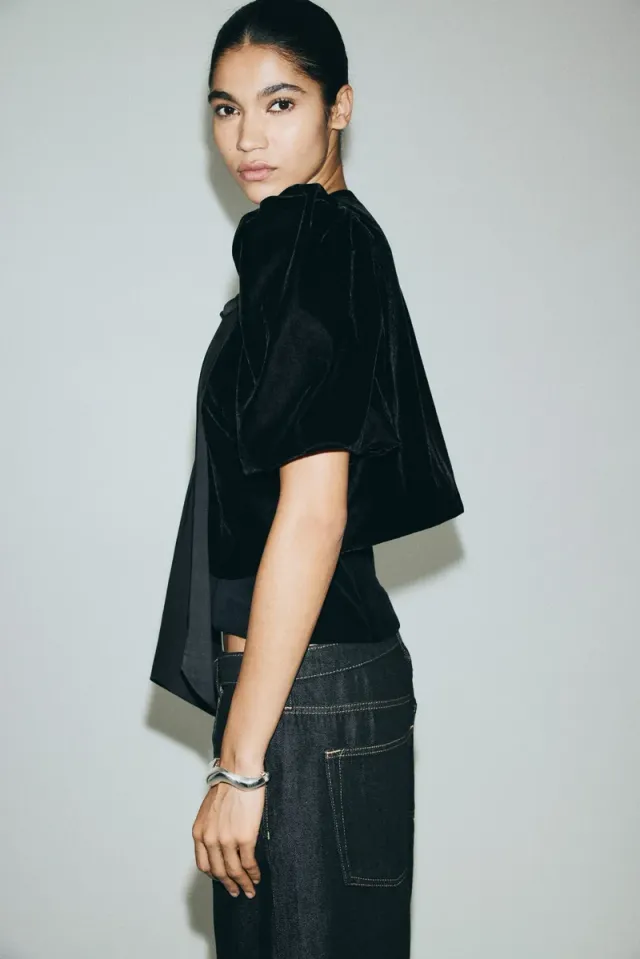 Black Cropped Puff-Sleeve Top for Women – image 5