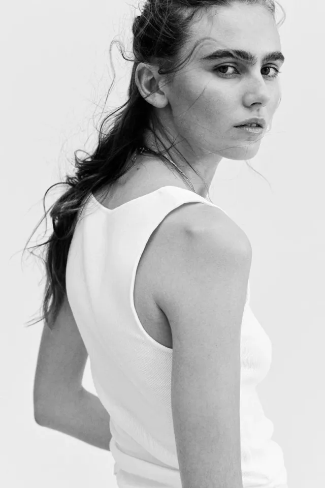 White Lace-Detail Square Neck Sleeveless Bodycon Top – image 6