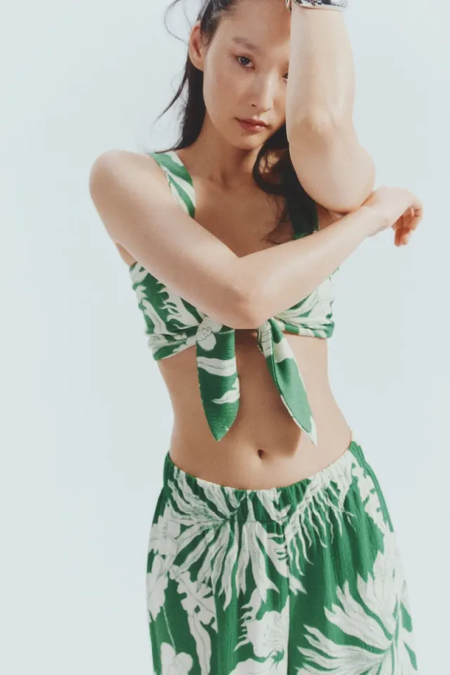 Tie-detail Crop Top – image 4