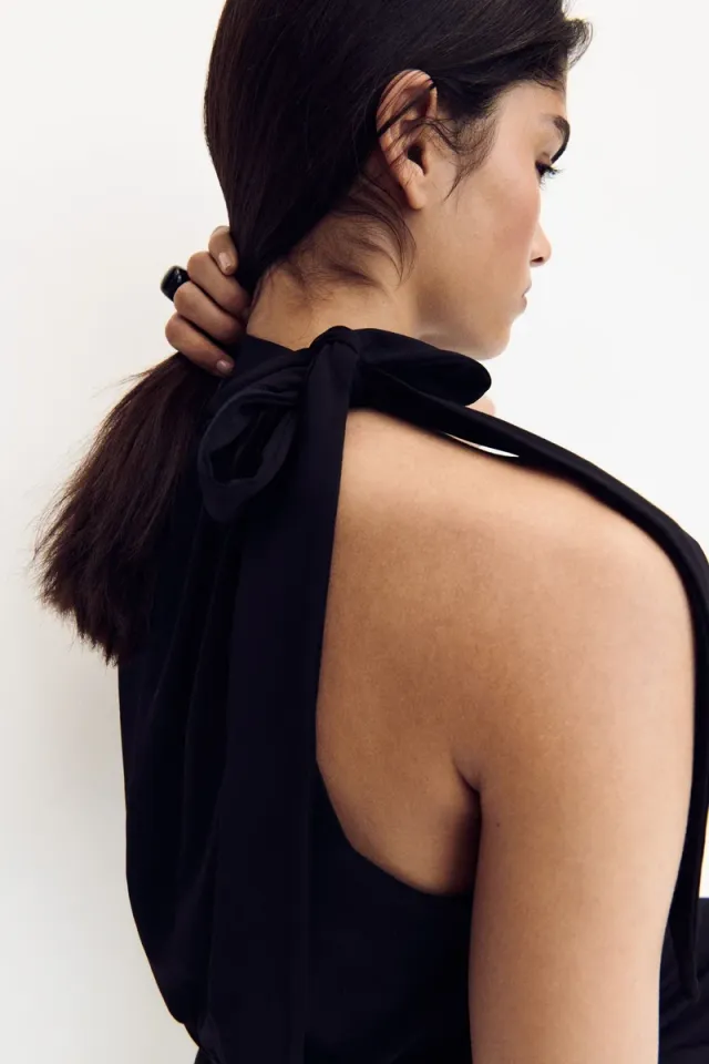 Black Scarf-Collar Crepe Jersey Sleeveless Top for Women – image 4