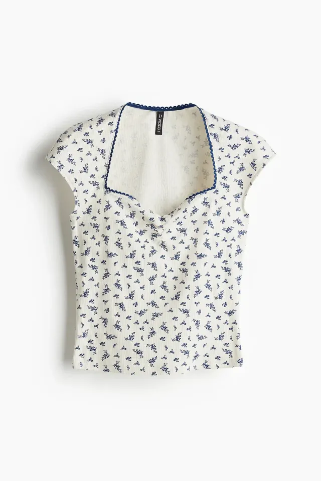White Floral Ribbed Sweetheart Neck Fitted Top – image 4