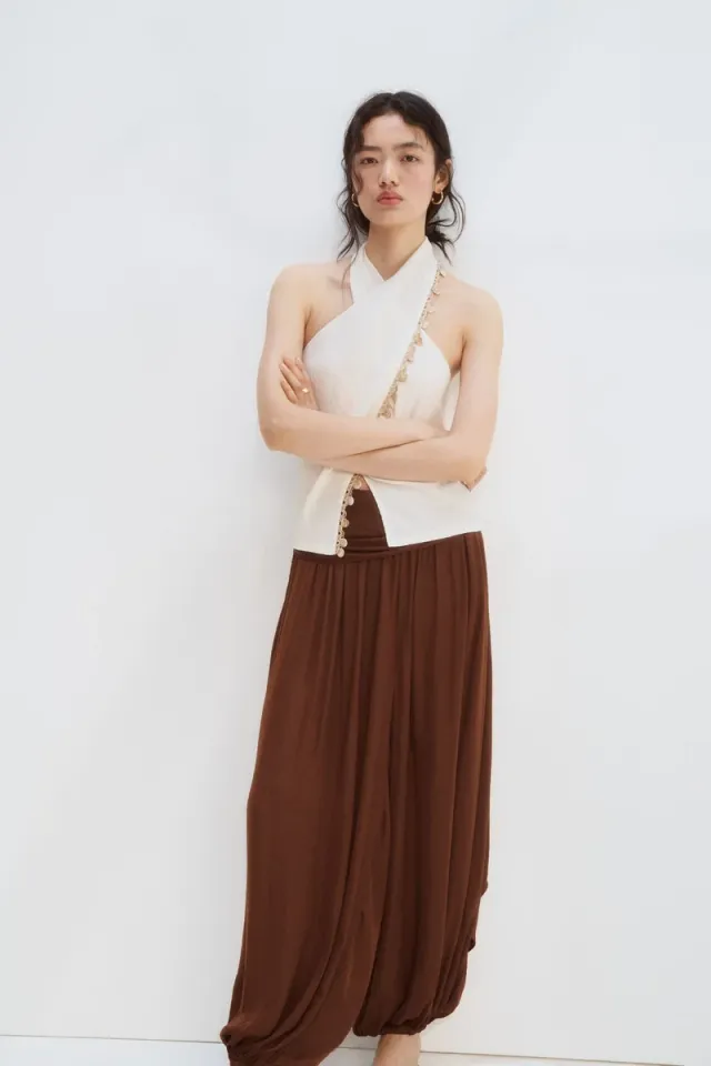 Fitted Halterneck Top with Scalloped Trim and Seashell Accents