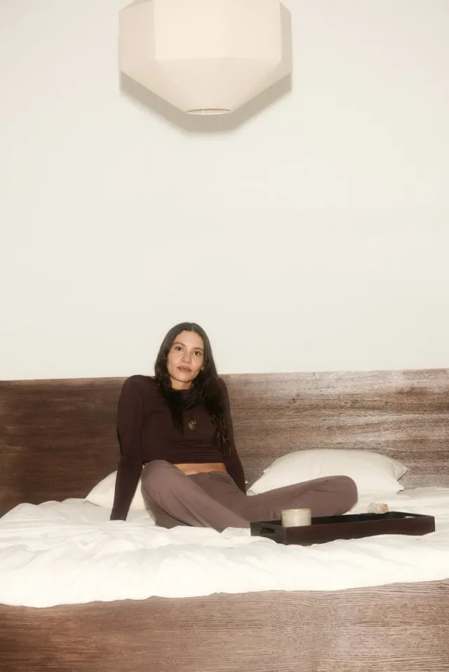 Cropped Long Sleeve Yoga Top – image 2