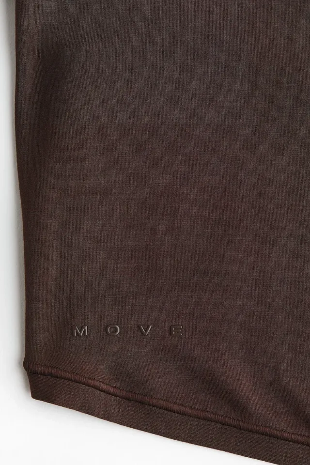 Cropped Long Sleeve Yoga Top – image 7