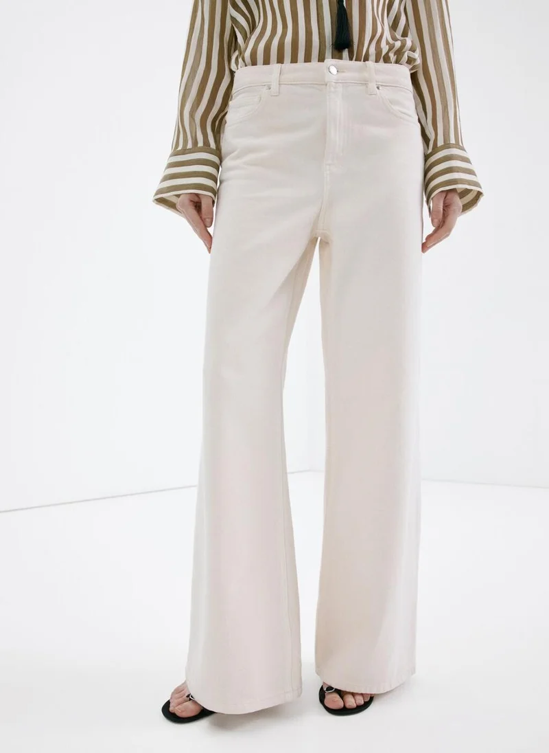 Wide Leg Mid-Rise Jeans