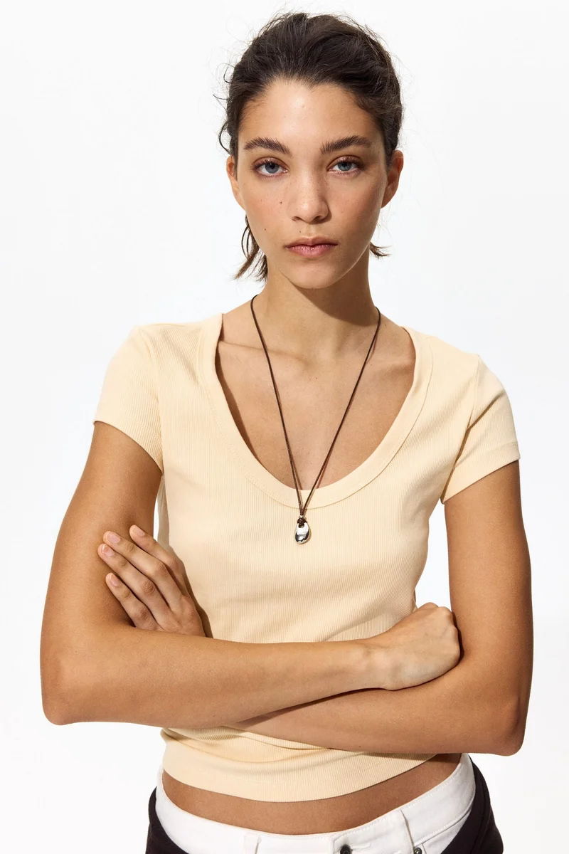 Ribbed Scoop Neck T-shirt