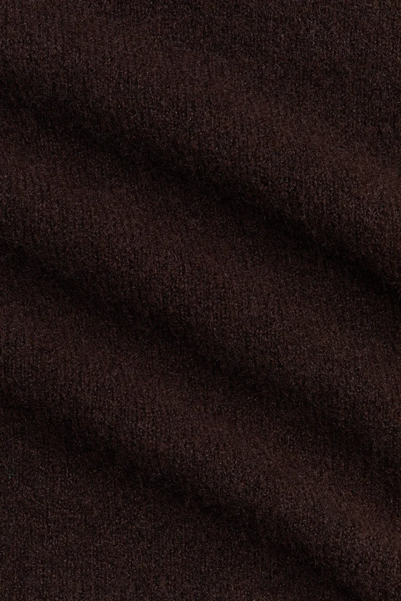 تي-شيرت محبوك