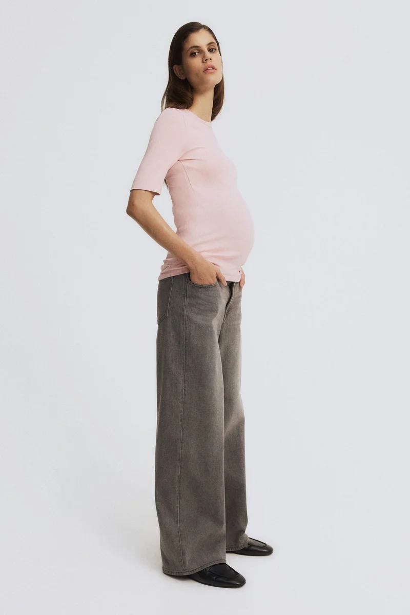 MAMA Fitted T-Shirt