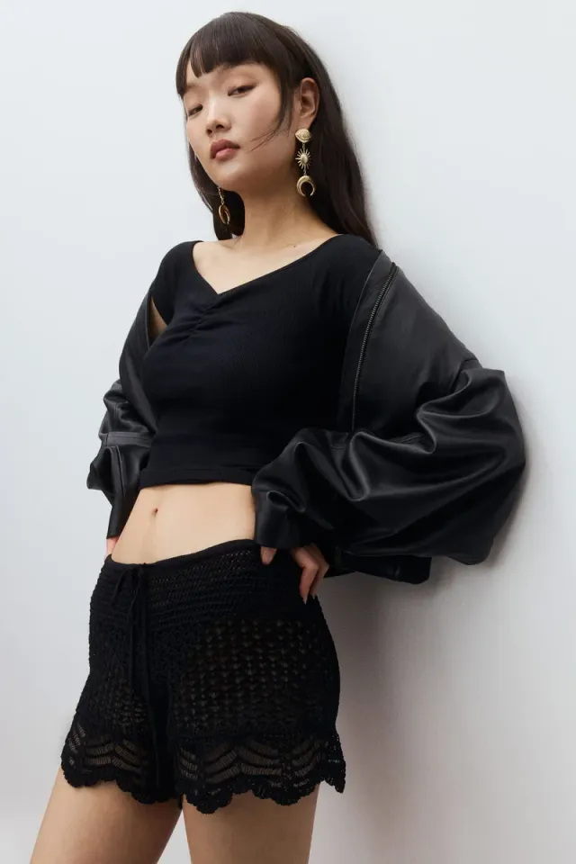 Women's Black Ribbed Boat Neck Top with Short Sleeves