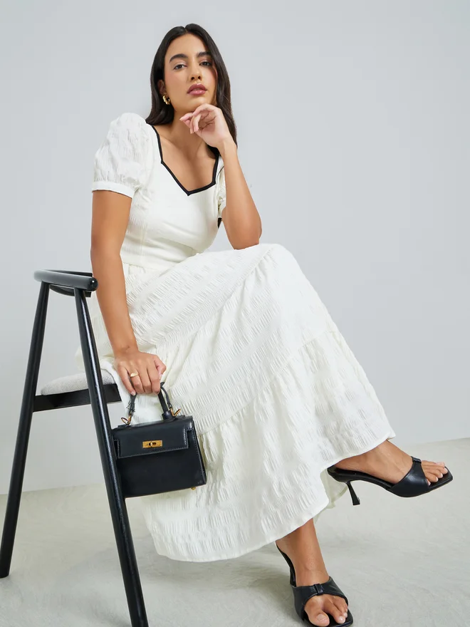Textured Sweetheart Neck Maxi Dress Cream