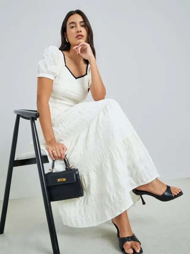 Textured Sweetheart Neck Maxi Dress Cream