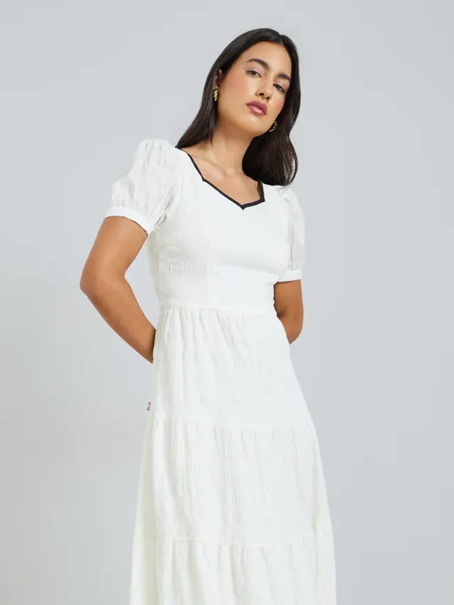 Textured Sweetheart Neck Maxi Dress Cream – image 3