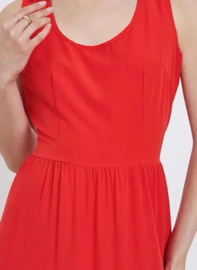 Solid Sleeveless Tiered Midi Dress – image 4