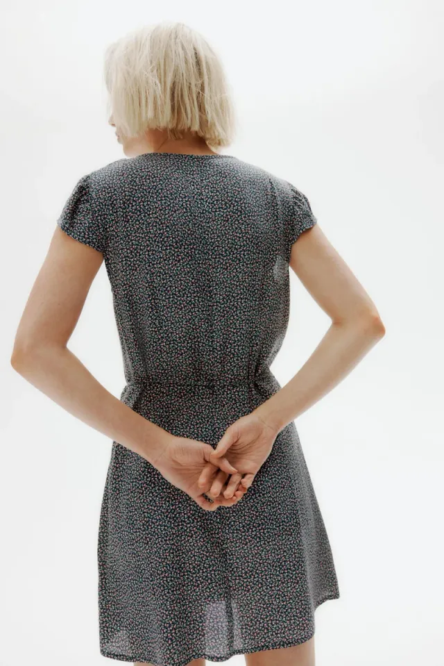 Dark Floral Mini Wrap Dress with Cap Sleeves and Crêpe Weave – image 4