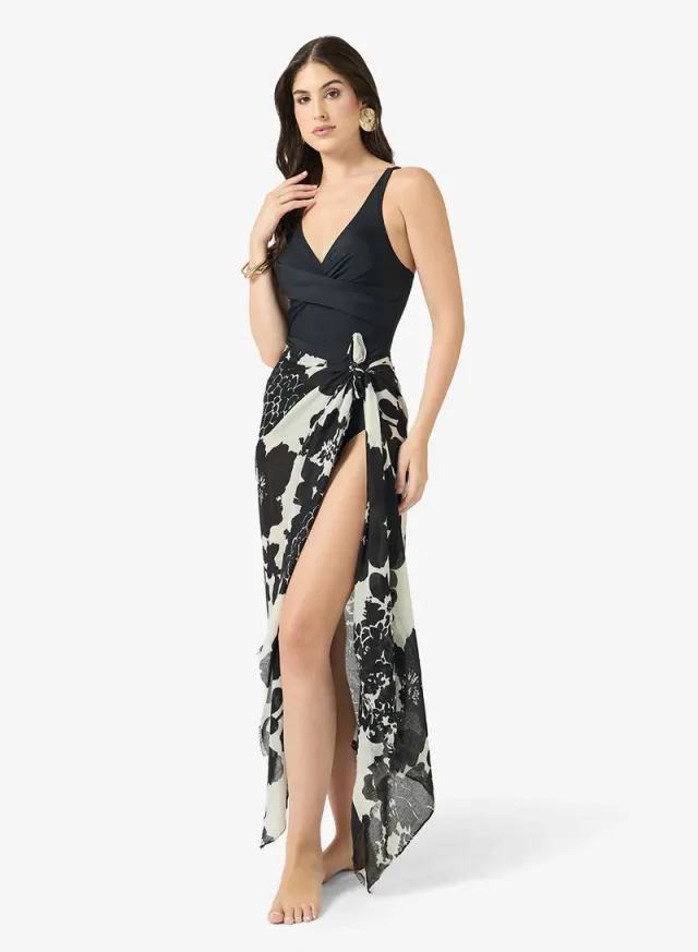 Black V-Neck Sleeveless Solid One-Piece Swimsuit with Skirt for Women – image 4