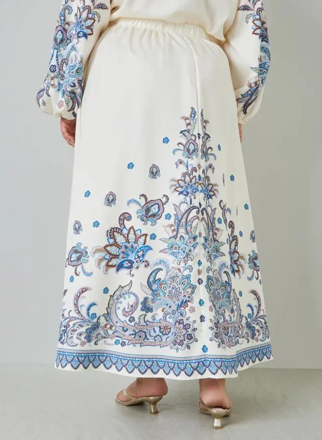 Plus Size Cream Floral Print Maxi Skirt with Elastic Waistband – image 4
