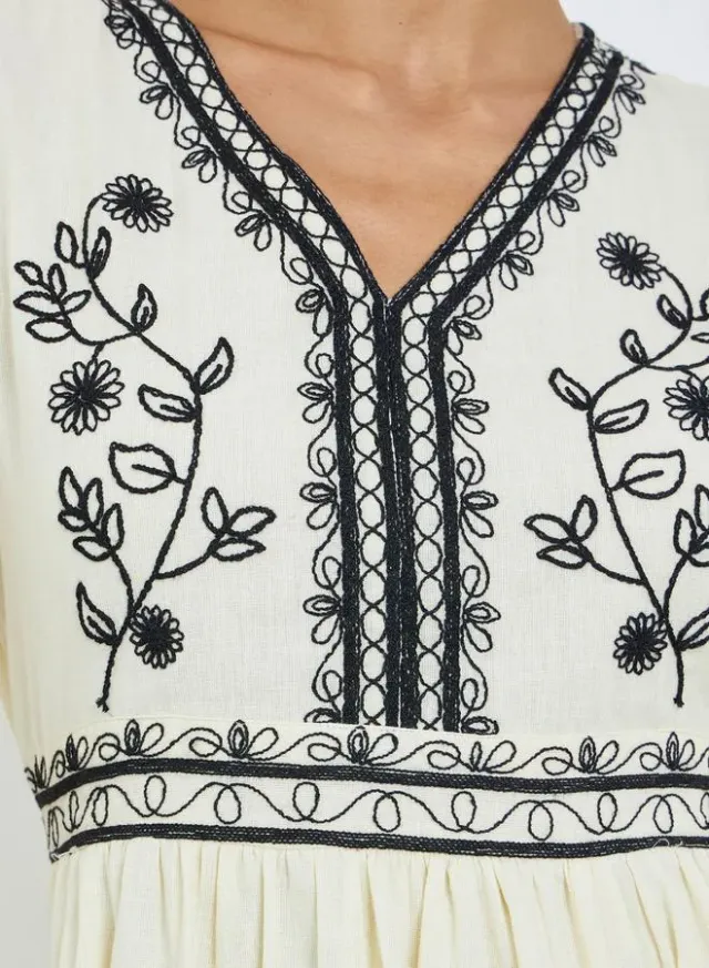 Embroidered A-Line Maxi Dress Cream – image 5